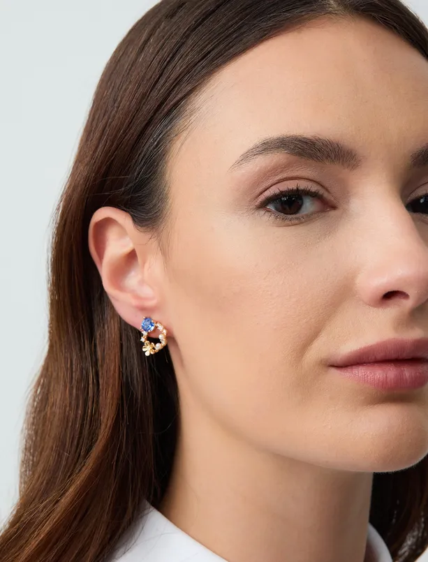 Women Blue Flower Patterned Pearl Detailed Earrings