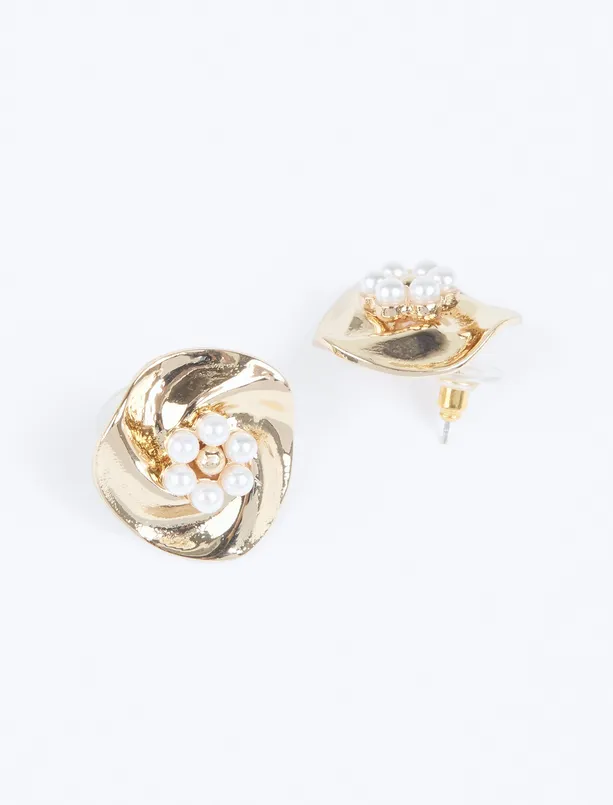 Women Yellow Pearl Detailed Spiral Earrings