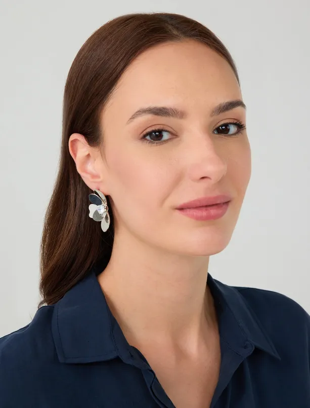 Women  Modern Earrings with Sparkling Flower Figures