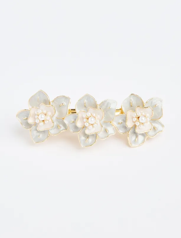 Women White Triple Flower Detailed Buckle