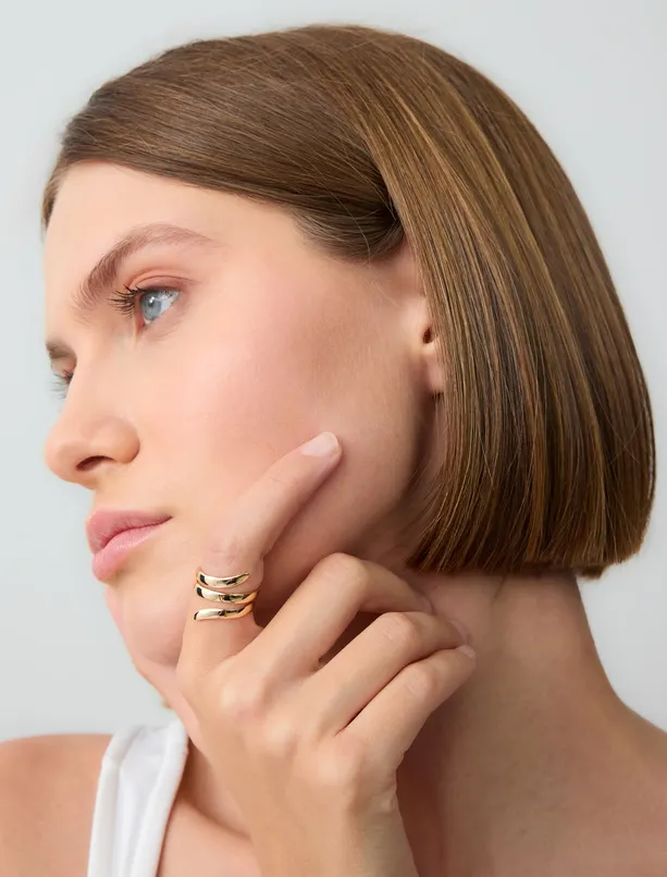 Women Yellow Shiny Ring with Spiral Pattern