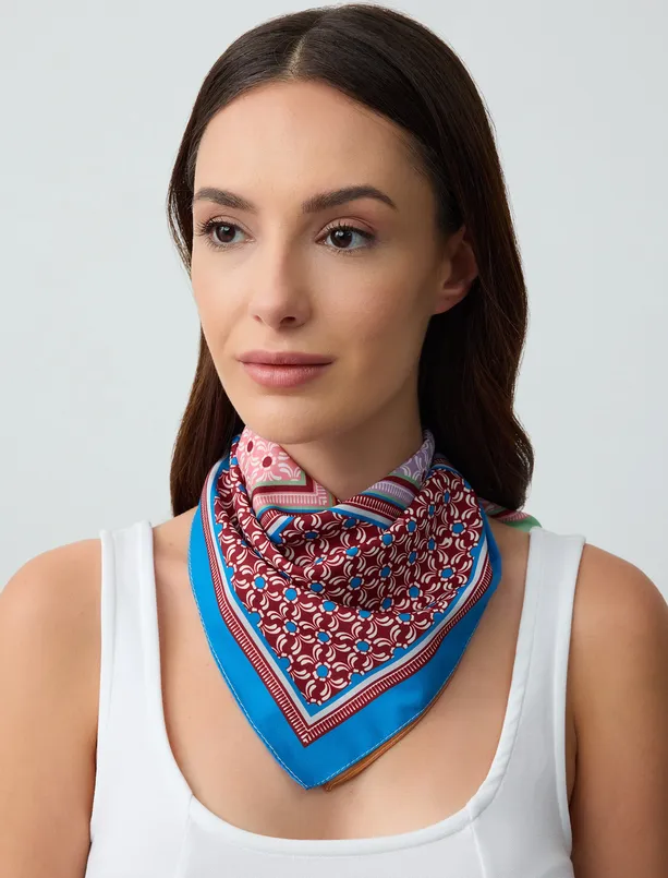 Women Green Patterned Woven Scarf