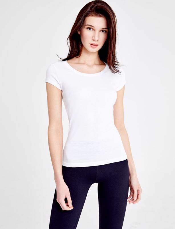 Bayan Beyaz U Yaka Kısa Kollu Basic T-shirt