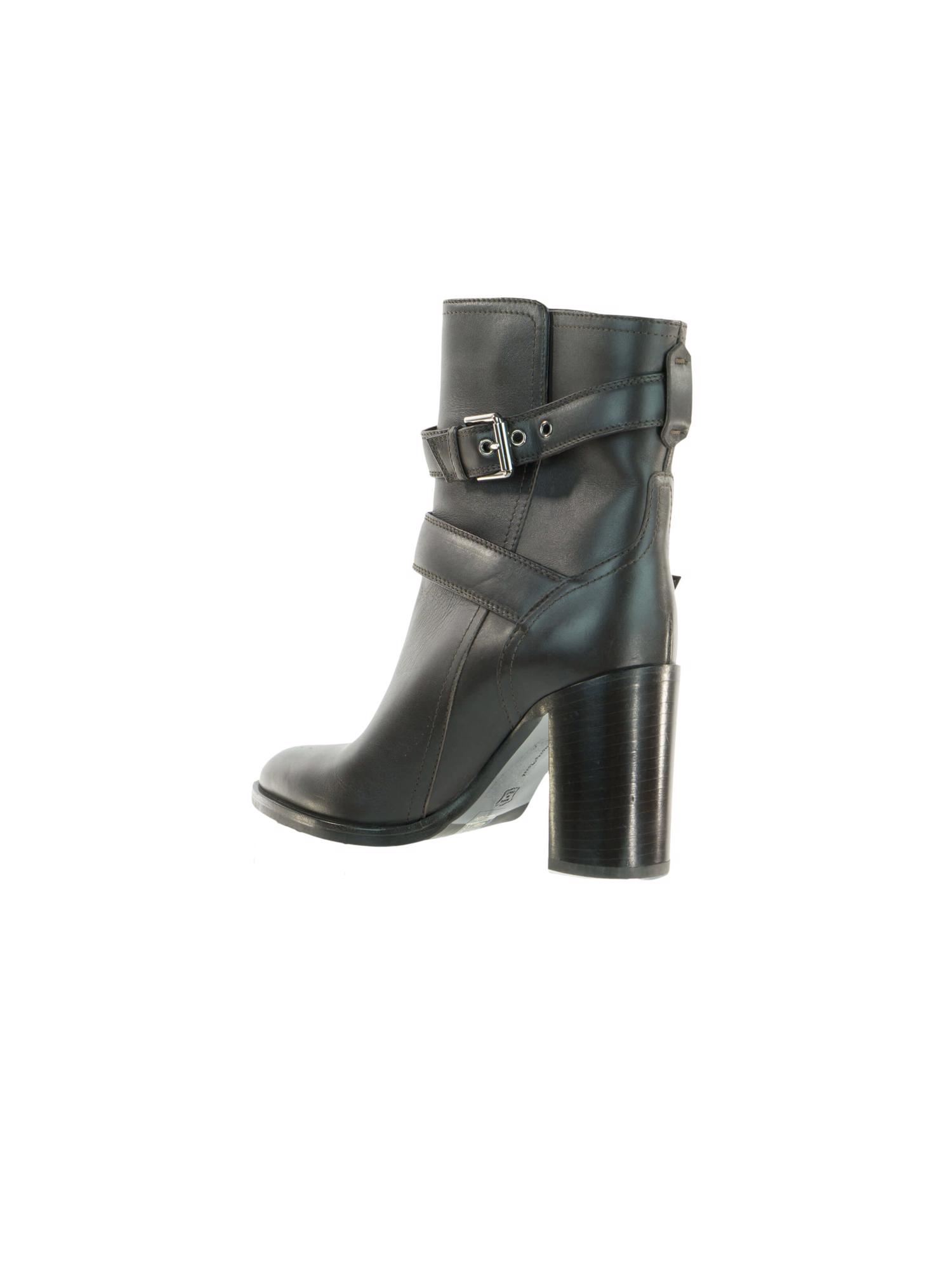 Bayan Kahve GIANVITO ROSSI BOT