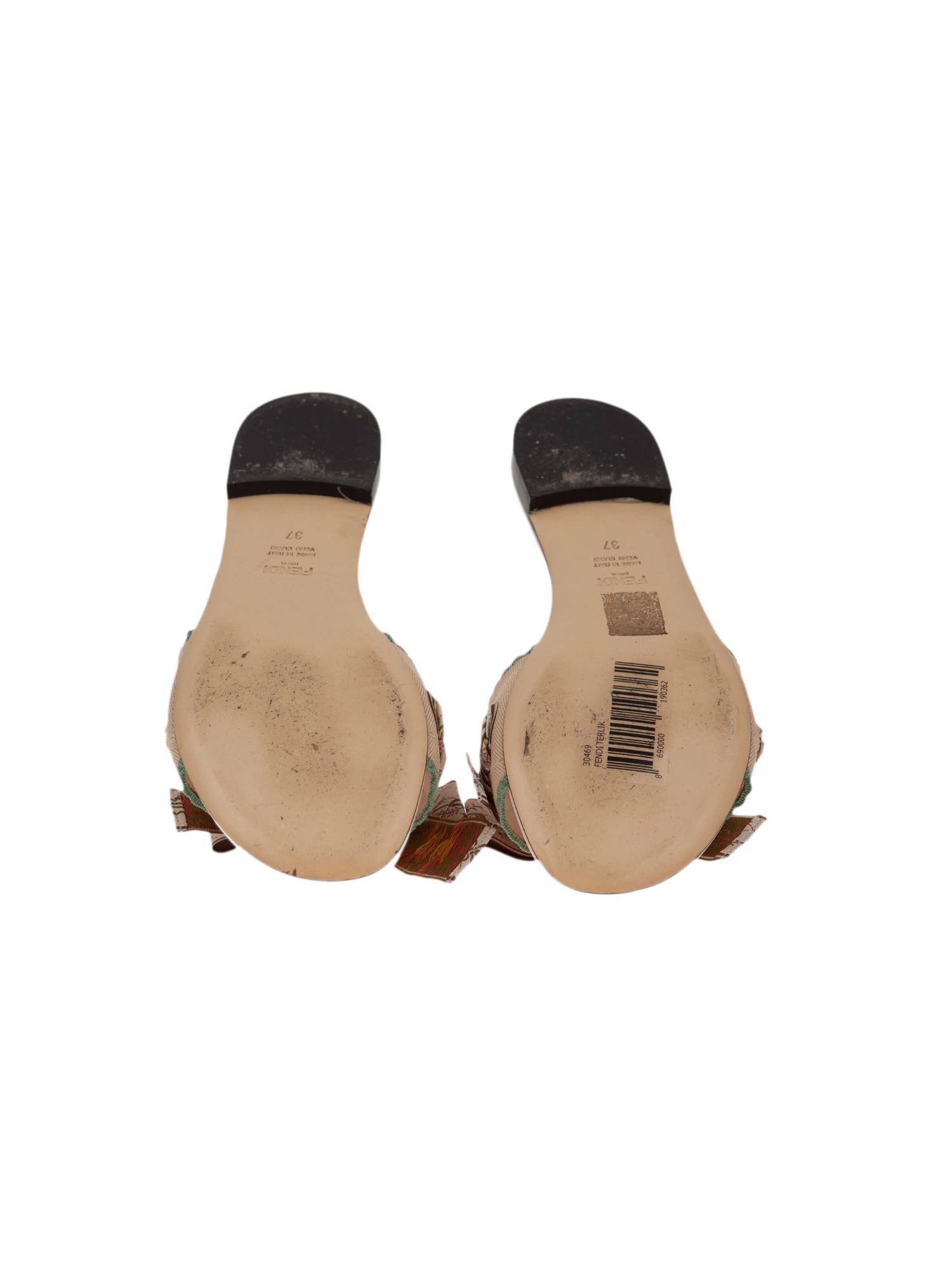 Bayan Krem FENDI TERLİK