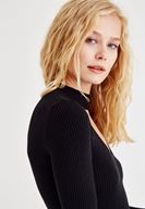 Bayan Siyah Choker Detaylı Triko