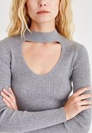 Bayan Gri Choker Detaylı Triko
