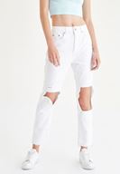 Women White Slim Mom Jeans