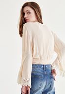 Bayan Krem Dantel İşlemeli Crop Bluz