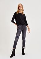 Women Grey Mid Rise Pants with Ripped Detailed