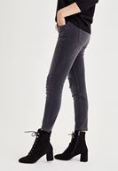 Women Grey Mid Rise Pants with Ripped Detailed