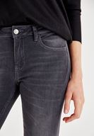 Women Grey Mid Rise Pants with Ripped Detailed
