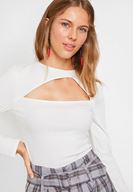 Bayan Krem Cut Out Detaylı Uzun Kollu Bluz