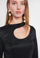 Bayan Siyah Uzun Kollu Cut Out Detaylı Bluz