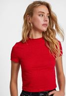 Bayan Kırmızı Yaka Detaylı Crop Top
