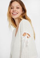 Bayan Krem Cut-Out Detaylı V Yaka Bluz