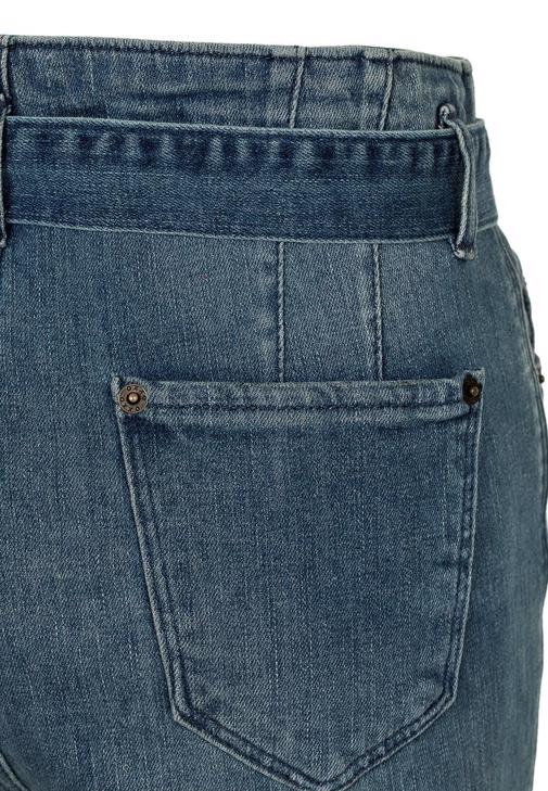 Crop Ceket ve Denim Pantolon Kombini