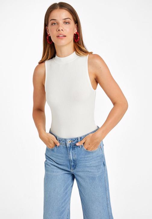 Balıkçı Yaka Atlet ve Culotte Denim Pantolon Kombini