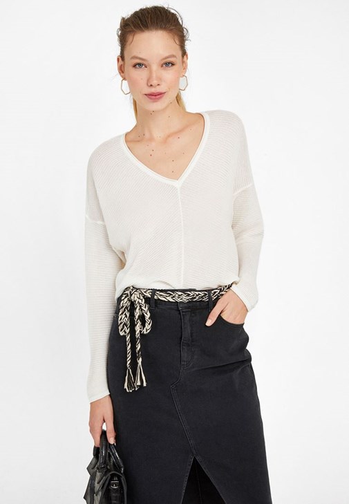 Kısa Şişme Mont ve Mom-Fit Jean Kombini