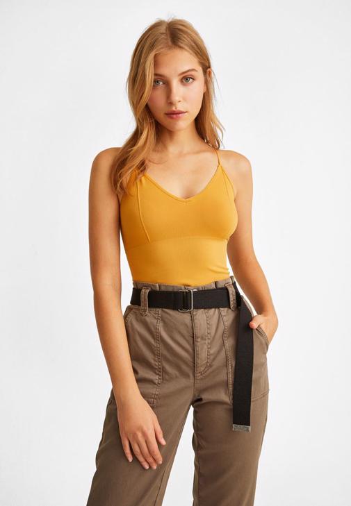 İnce Askılı Crop Top ve Kargo Pantolon Kombini