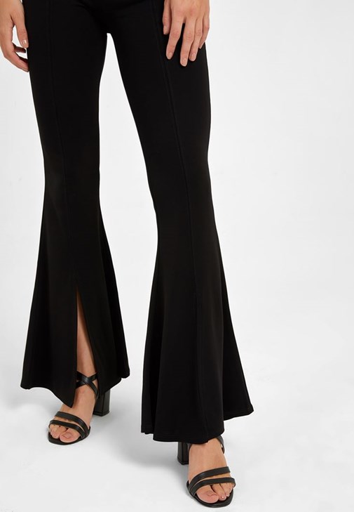 Flare Pantolon ve Dikişsiz Crop Top Kombini
