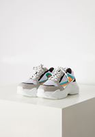 Bayan Beyaz Kalın Tabanlı Sneaker