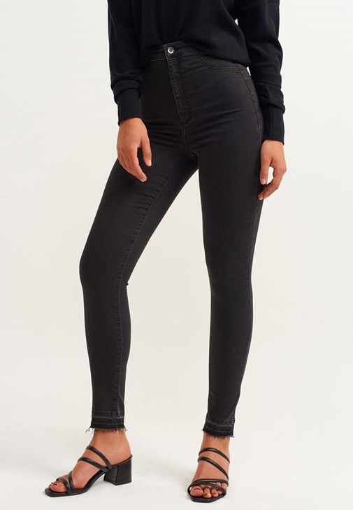 Casual Cepli Gömlek ve Waterproof Yağmurluk Kombini