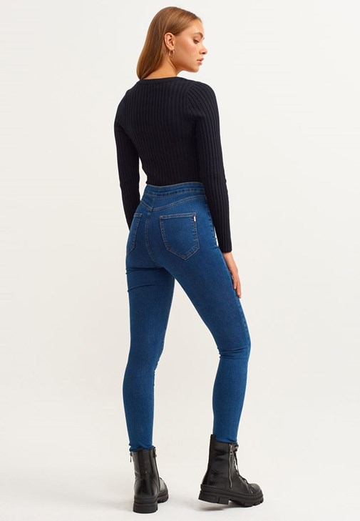 Casual Kapüşonlu Parka ve Jegging Skinny Pantolon Kombini