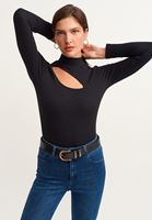 Bayan Siyah Cut-Out Pamuklu Tişört 