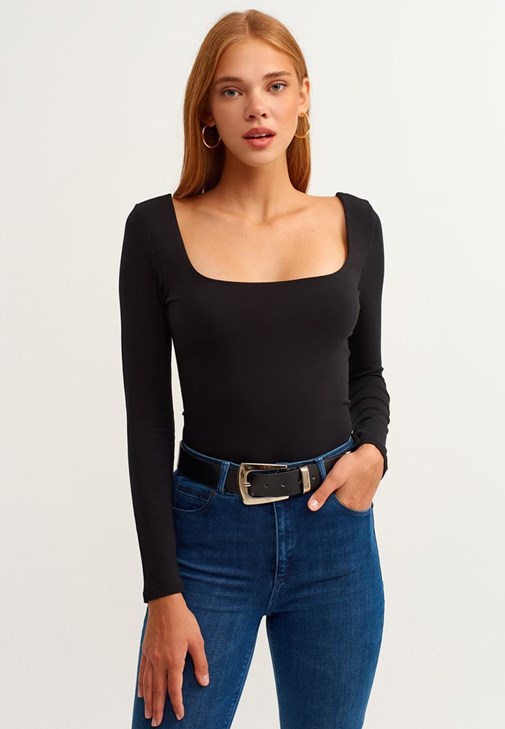 Kare Yaka Casual Top ve Çift Düğmeli Blazer Ceket Kombini