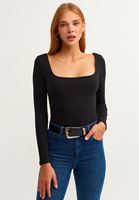 Bayan Siyah Kare Yaka Casual Top