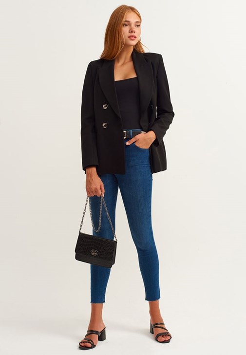 Kare Yaka Casual Top ve Çift Düğmeli Blazer Ceket Kombini