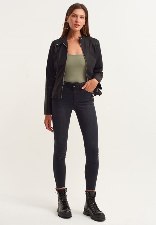 Kare Yaka Casual Top ve Vegan Biker Ceket Kombini