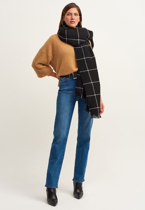 Wide-Leg Denim Pantolon ve Ekose Blazer Ceket Kombini