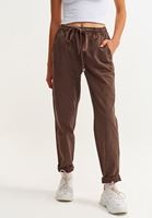Deep V-Neck Triko ve Baggy Pantolon Kombini