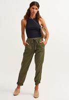Halter Yaka Atlet Ve Baggy Pantolon Kombini