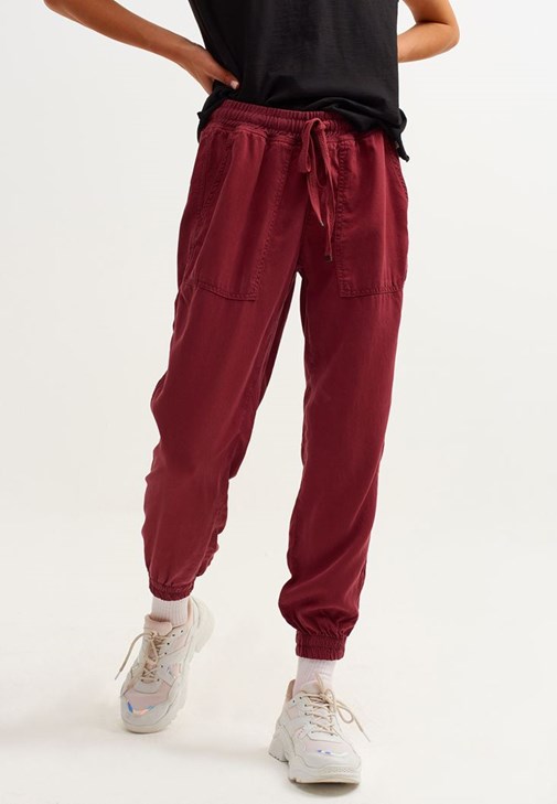 Halter Yaka Atlet Ve Jogger Pantolon Kombini