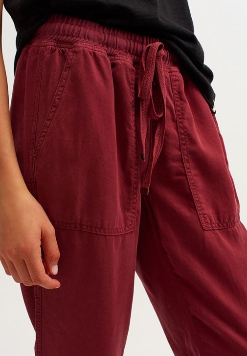 Halter Yaka Atlet Ve Jogger Pantolon Kombini