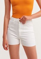 Bayan Beyaz Slim Fit Denim Mini Şort