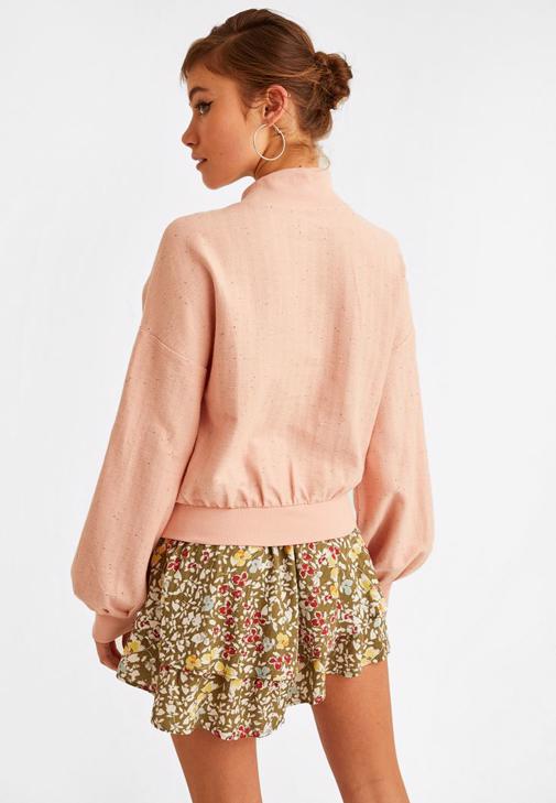 Yüksek Yaka Sweatshirt ve Mini Etek Kombini