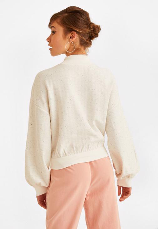 Yüksek Yaka Sweatshirt ve Çıtçıt Detaylı Pantolon Kombini