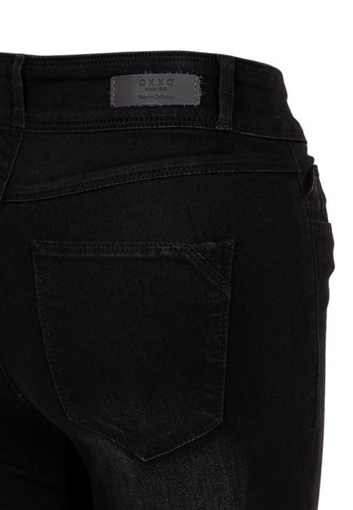 Yumuşak Tuşeli Bluz ve Yüksek Bel Denim Pantolon Kombini