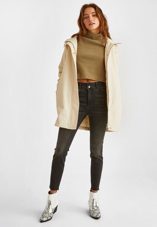 Boğazlı Triko ve Skinny Denim Pantolon Kombini