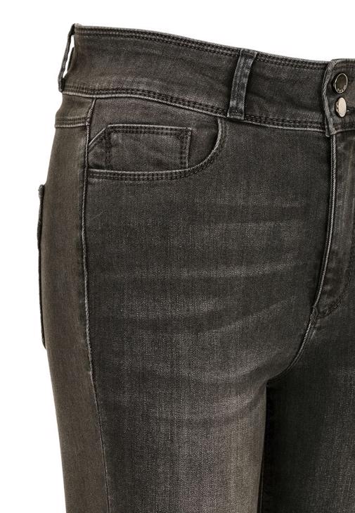 Boğazlı Triko ve Skinny Denim Pantolon Kombini