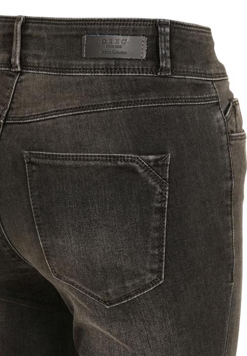 Boğazlı Triko ve Skinny Denim Pantolon Kombini