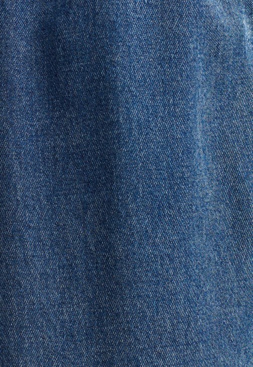 Denim Jogger ve Dikişsiz Atlet Kombini