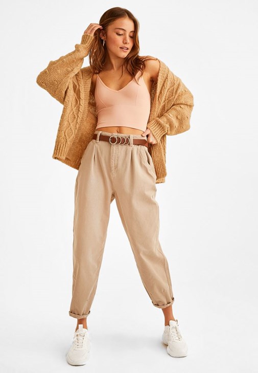 Askılı Crop Top ve Triko Hırka Kombini