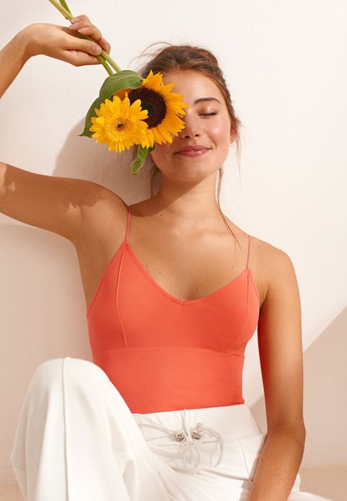 Midi Boy Etek ve İnce Askılı Crop Top Kombini