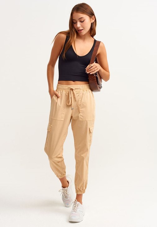 Dikişsiz Crop Top ve Boyfriend Denim Pantolon Kombini