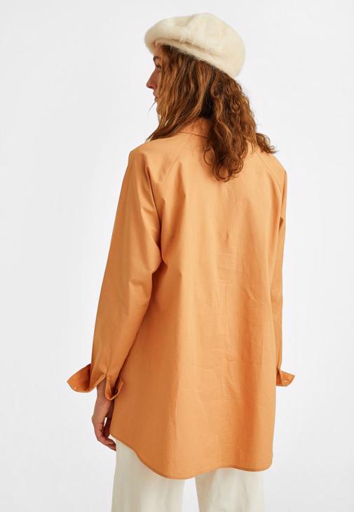 Oversize Gömlek ve Yüksek Bel Boru Paça Pantolon Kombini